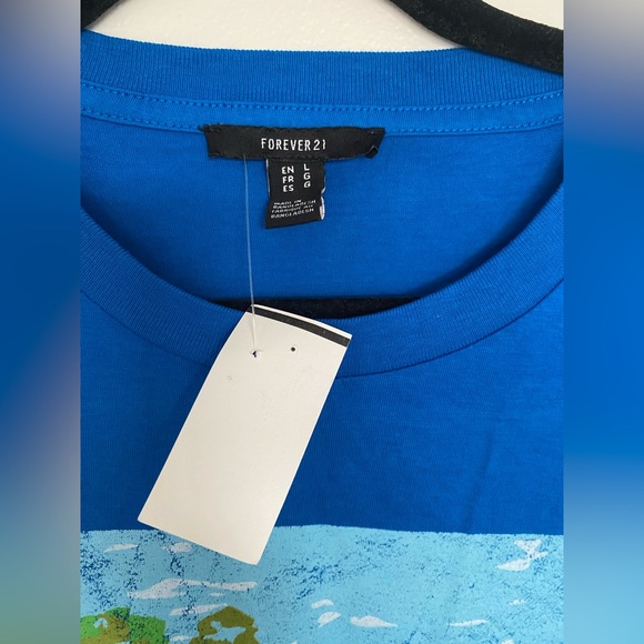 🛍️FORERVER 21 NEW GRAPHIC SHIRT - Picture 2 of 3